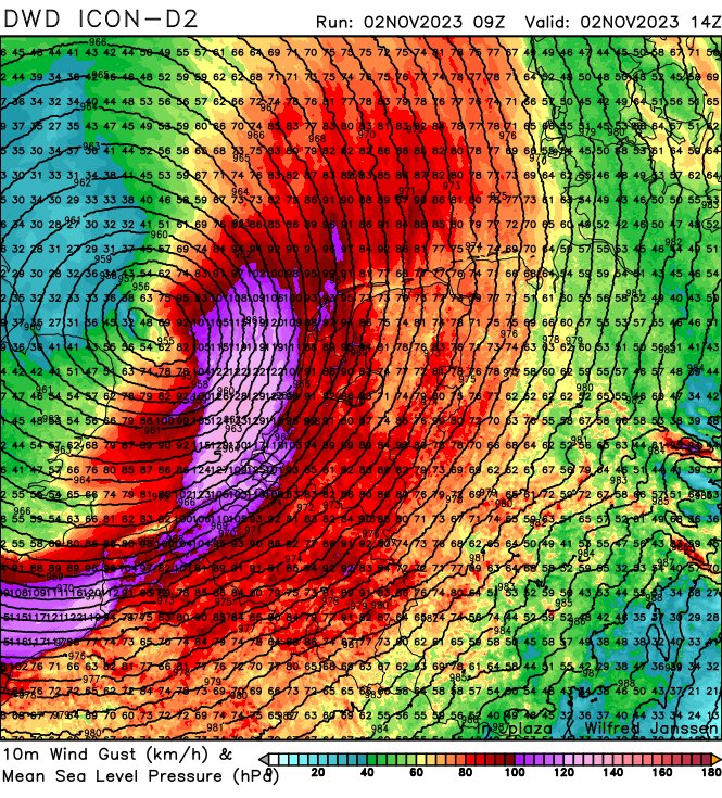 🌬 De komende uren trekt #StormCiaran langs Nederland! Door een zuidelijke richting blijven de hoogste windsnelheden op zee, al kan pal op de kust lokaal >110 km/uur worden gehaald (bijv Vlissingen en Hoek v. Holland). M.u.v. Zeeland blijft het verder veelal bij 75-90 km/uur 👇