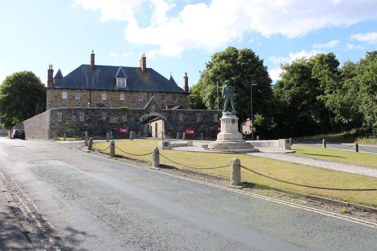 BodminKeep's tweet photo. Late start to #Museum30 ⏰
But better late than never, right?
#BodminKeep built in 1859 👇
Depot for the Cornish Militia & Volunteers before becoming #DCLI HQ in the 1880's.
But that's not the half of it❗️Visit the #museum to learn the full story 👋 https://t.co/LNK9bt1NBb
