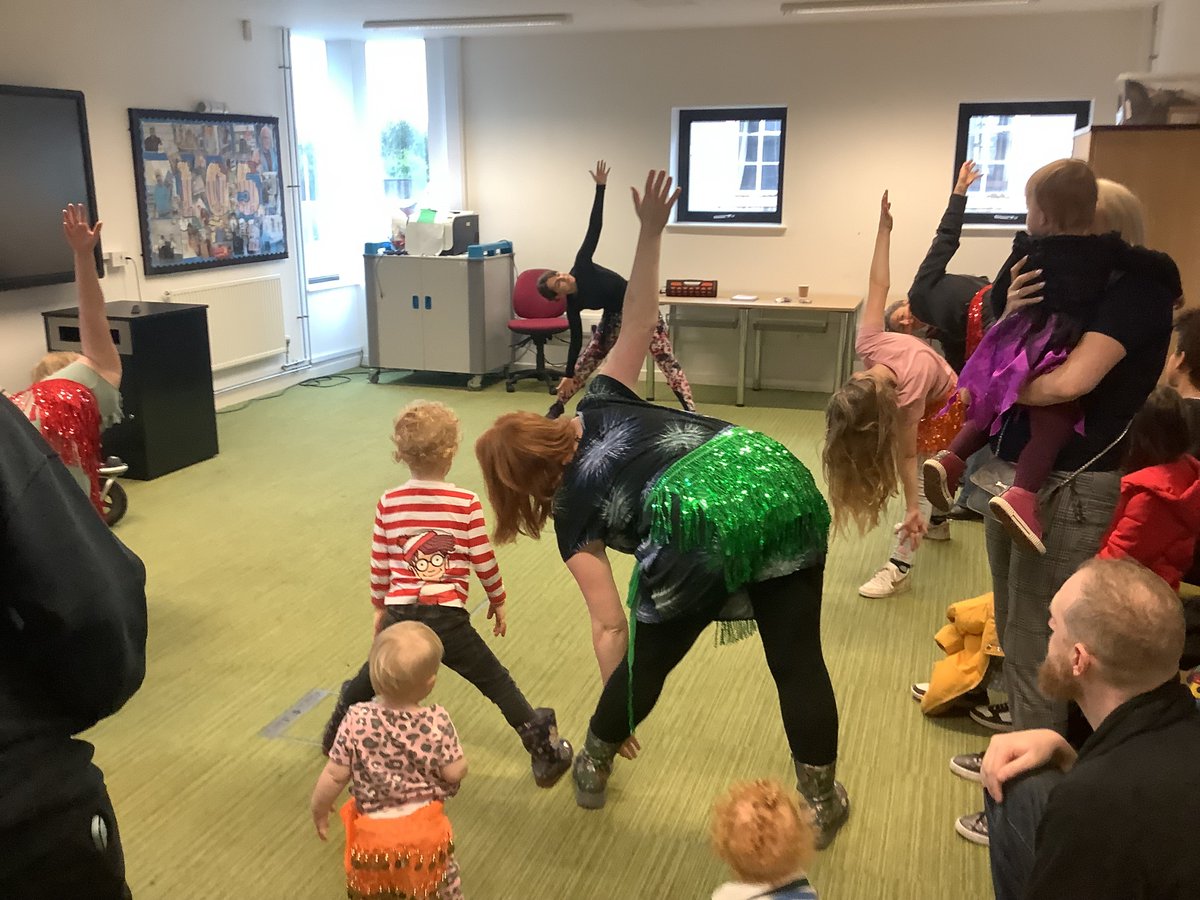 CaerphillyLibs's tweet photo. Mae Zenfest ar y gweill yn Rhisga - 10 tan 3 a 7 tan 9 heddiw!

Zenfest is underway in Risca - 10 till 3 and 7 till 9 today! https://t.co/FWTWxfQ8Av
