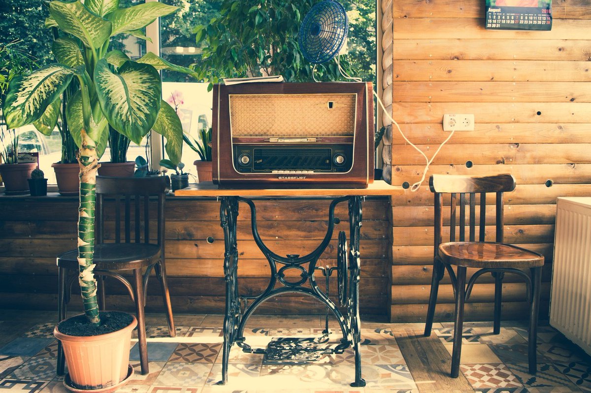 Magazine_MN's tweet photo. Here is Why You Should Renovate Your Old Furniture 

https://t.co/wbEOOjLl82 

#sustainability #greenliving https://t.co/i7gpUCqMea
