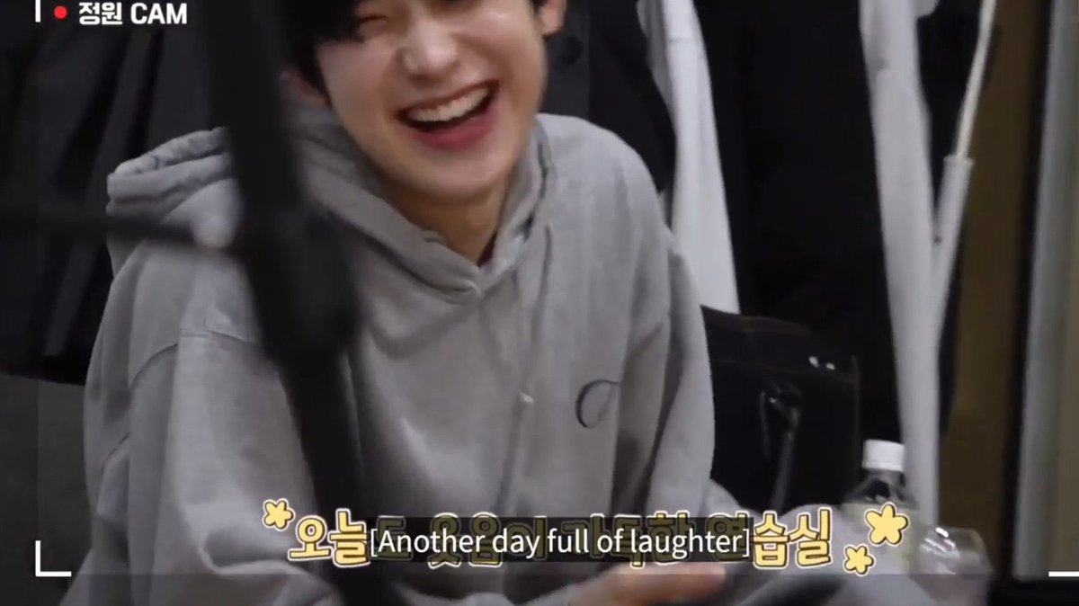 nooyorker's tweet photo. thinking abt how we’ve only seen like 2% of the cute sunoo videos that jungwon has locked away in his phone https://t.co/wsvASvrCJw