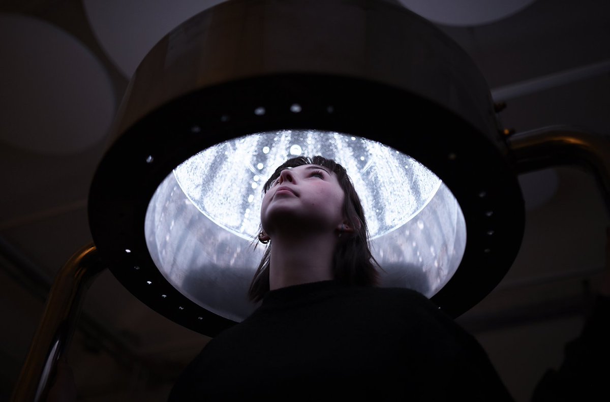 HowDoYorkshire's tweet photo. What would it sound and feel like to be inside a raindrop? 💧
Bradford's @catscottart is here to help you find out! 

As a part of #BDisLIT from @BDCulture_, Inner Horizons showcases at its first-ever light festival, at @waterstonesBD1 🎆

03.11.23 - 04.11.23 https://t.co/sElHjiCIXp
