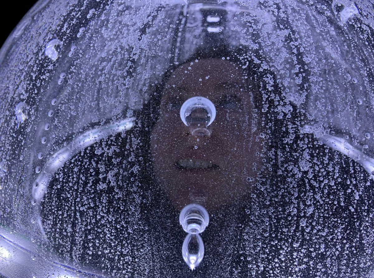 HowDoYorkshire's tweet photo. What would it sound and feel like to be inside a raindrop? 💧
Bradford's @catscottart is here to help you find out! 

As a part of #BDisLIT from @BDCulture_, Inner Horizons showcases at its first-ever light festival, at @waterstonesBD1 🎆

03.11.23 - 04.11.23 https://t.co/sElHjiCIXp
