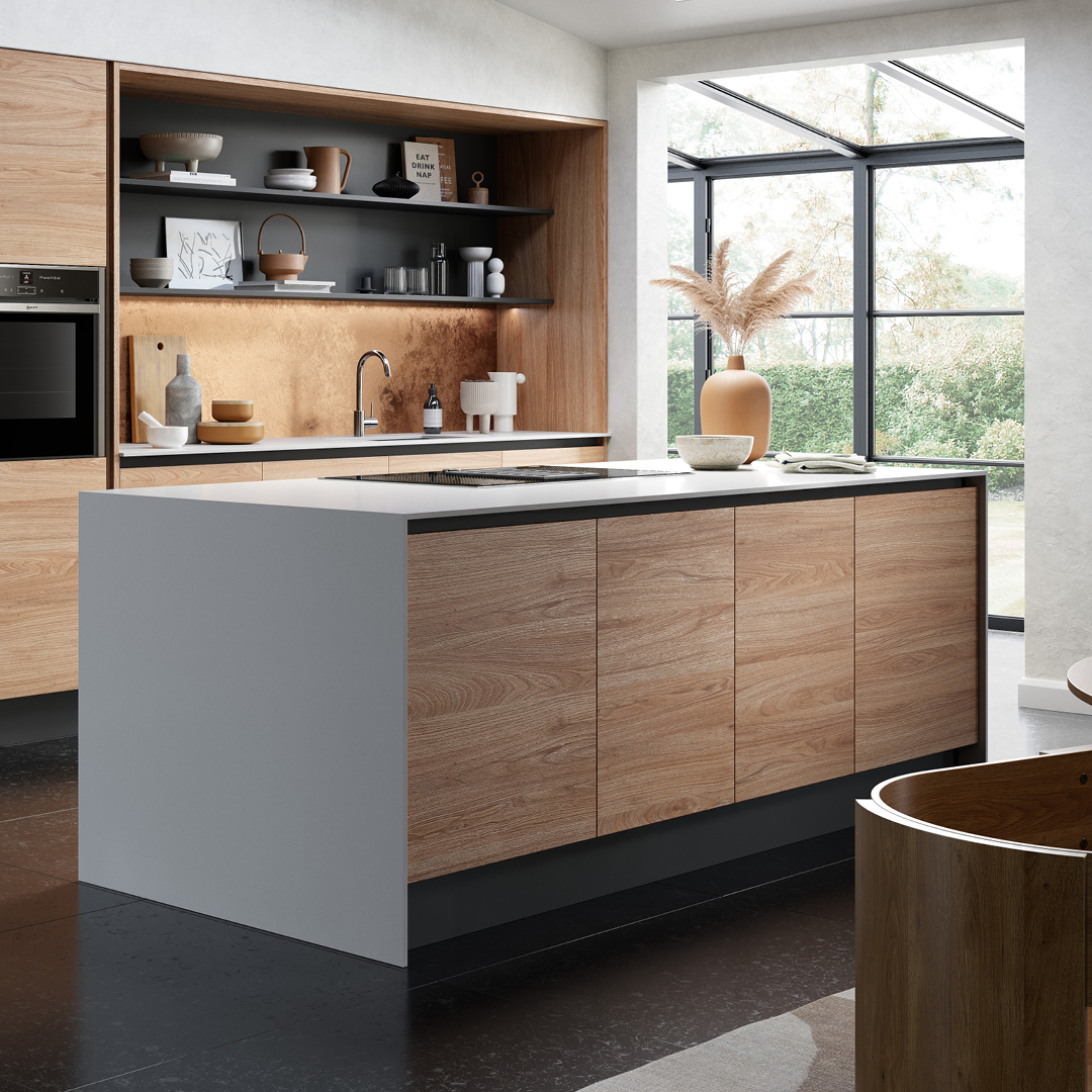 The Valore Warm Walnut & Smooth Anthracite kitchen offers a two-tone appearance 🏠 A two-tone kitchen allows your customers to mix and match different colours or finishes for a unique and personalised appearance.