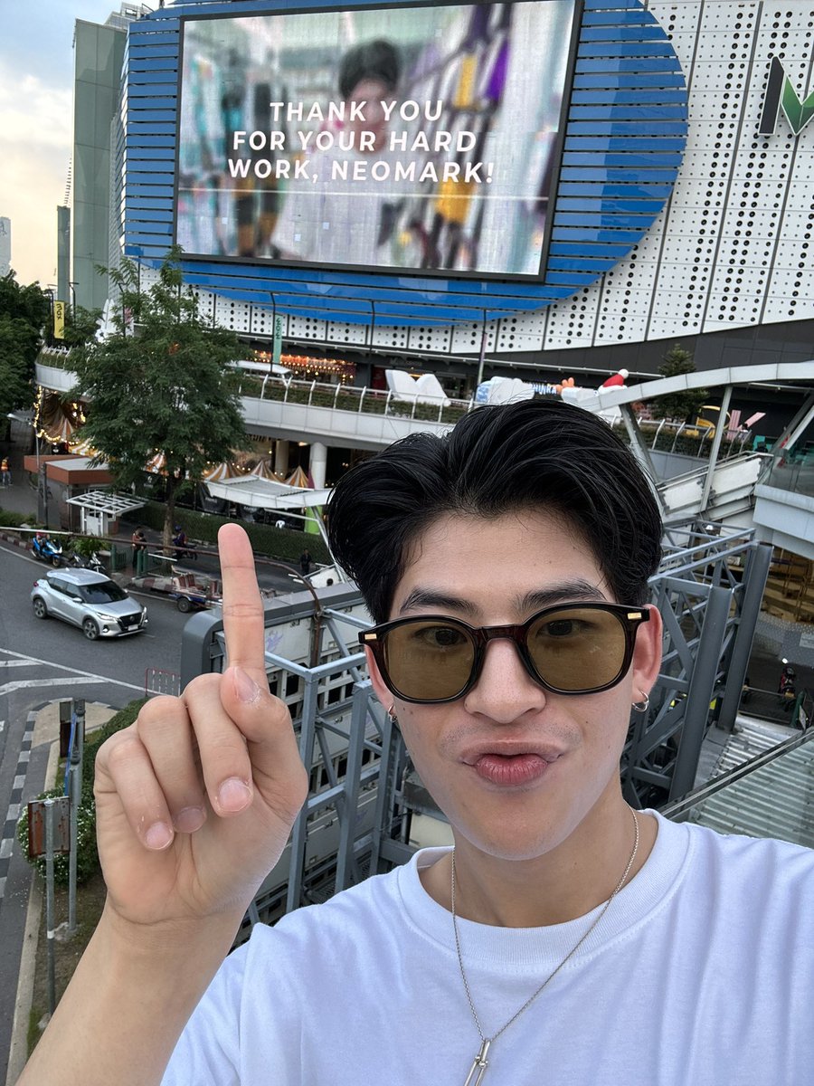 neomarkfiles's tweet photo. thank you so much @dearneomark &amp; the rest who manage this ads and make it possible for our NeoMark! ❤️

#นีโอมาร์ค #neomark #neo_neos #mmarkpkk https://t.co/JplesWfqT9