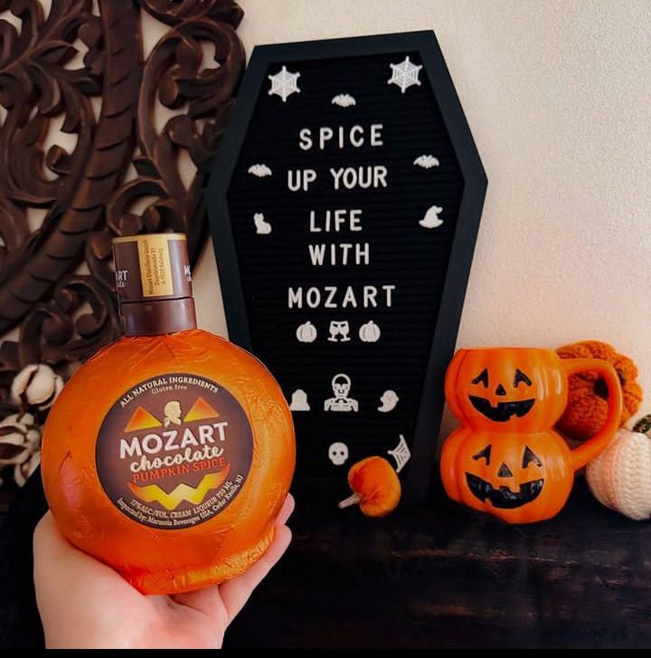 Almcanabeverage's tweet photo. For this festive season don’t celebrate it without a bottle of Mozart Chocolate Liquor. 
We have 6 flavors! Mozart Chocolate Cream , Dark , White, Pumpkin Spices, Strawberry and Coffee 
Contact 0209866372
#Luxury #liqueur #weekendvibes
#viral #Mozart #Almcana https://t.co/ipHT5lXehP