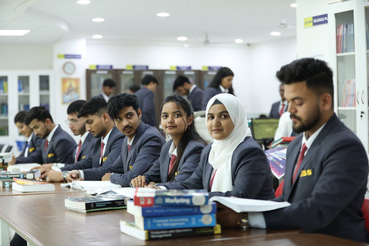 10 Advantages of Pursuing a Full-Time MBA vs. Distance/Online MBA in India

Full-time MBA equips individuals with the necessary #skills, networks, and experiences crucial for a #successful #career ... bit.ly/3shcavD

#fulltimemba #IIBS #bschool #distancemba #onlineMBA