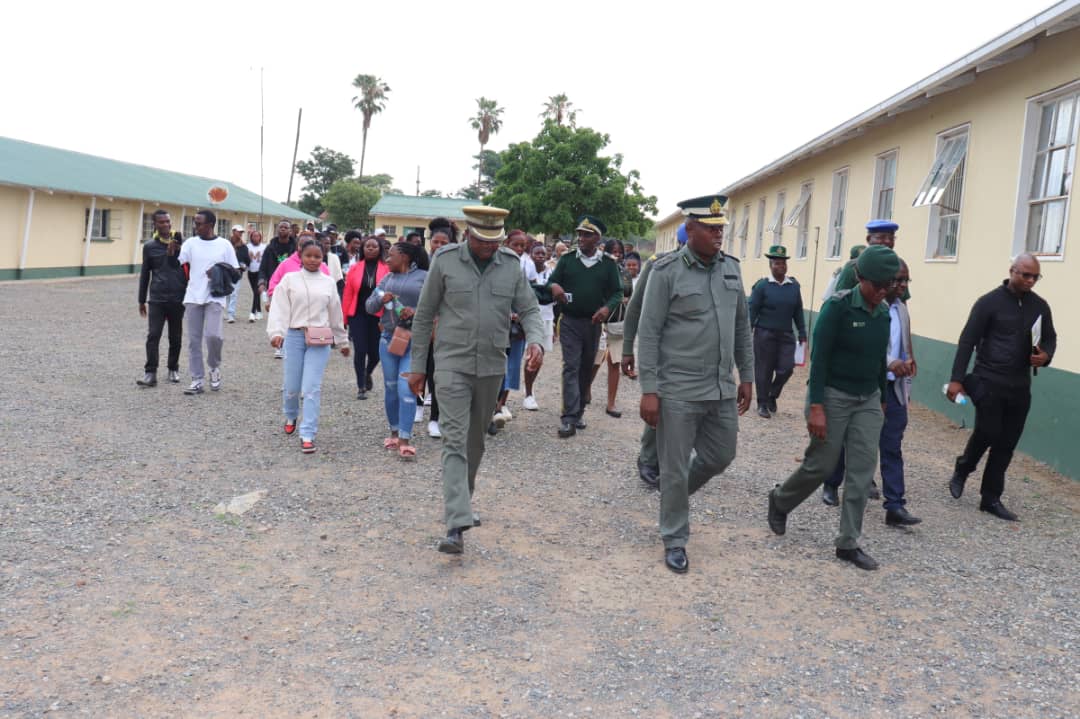 ZPCS_PR's tweet photo. THE Zimbabwe Prisons and Correctional Service Midlands Province recently hosted a group of psychology students from the Great Zimbabwe University on an educational tour of Correctional facilities in the province. https://t.co/T1PODXOcKb