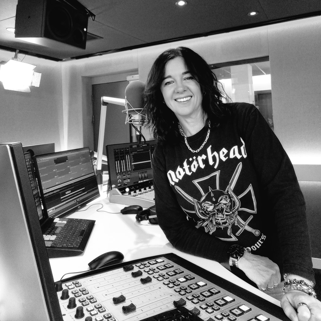 Leona 🎸 Graham tweet media