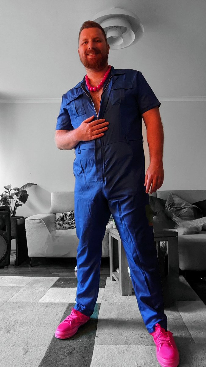 LittleAmbiguous's tweet image. New outfit arrived. Once it was on I couldn't bend or take it off, so this is me now.