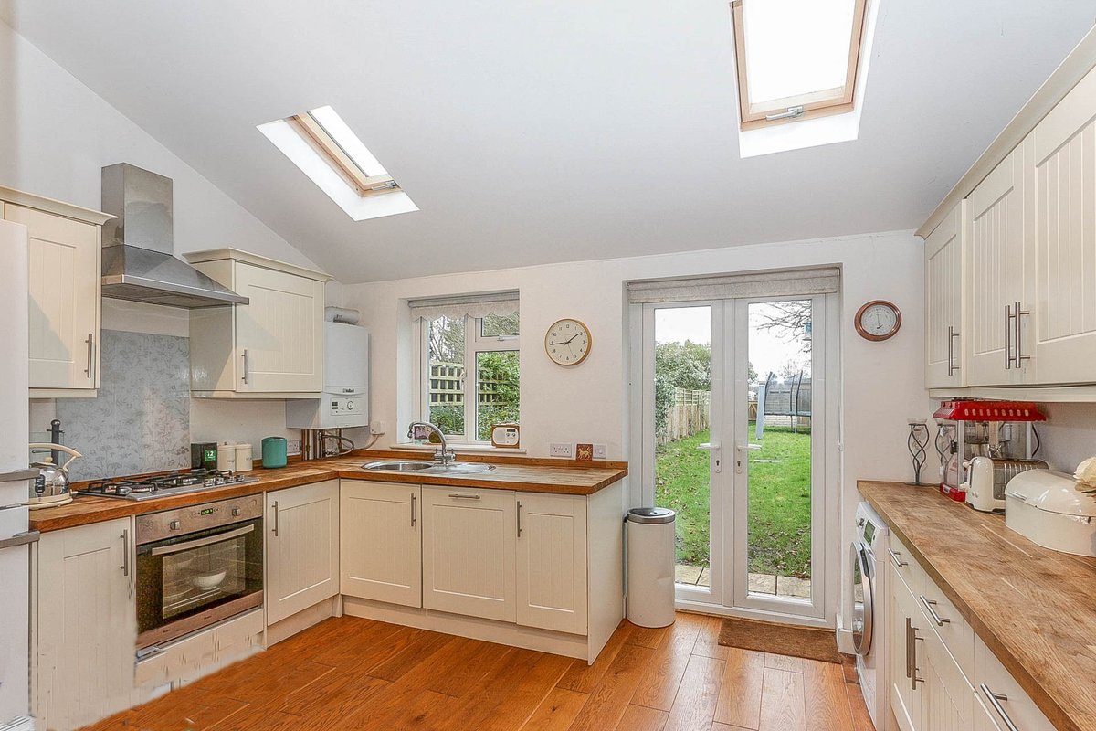 winterbrookea's tweet photo. BEFORE IT'S ADVERTISED ON RIGHTMOVE. 3/4 property in SOUTH STOKE large garden backing onto the park, Call us on 01491 824000 https://t.co/Vlhr5Ly00w