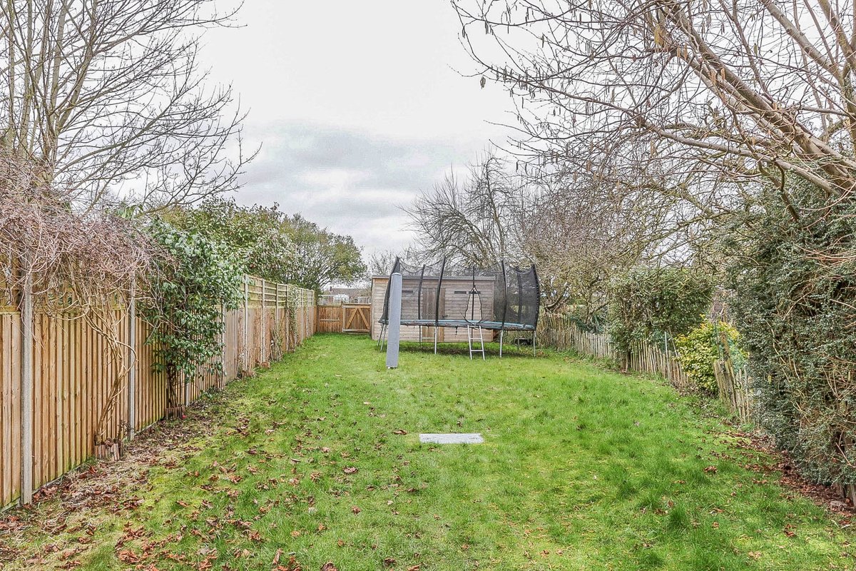 winterbrookea's tweet photo. BEFORE IT'S ADVERTISED ON RIGHTMOVE. 3/4 property in SOUTH STOKE large garden backing onto the park, Call us on 01491 824000 https://t.co/Vlhr5Ly00w