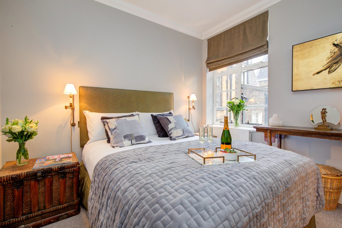 londonexec's tweet photo. Unwind in tranquility: On Stress Awareness Day, remind yourself of the importance of creating personal sanctuaries. This serene setting is the epitome of relaxation, where every detail embodies peace and calm. 🍾🌿 #StressFreeZone #PeacefulRetreat https://t.co/13eGRdL0ZD