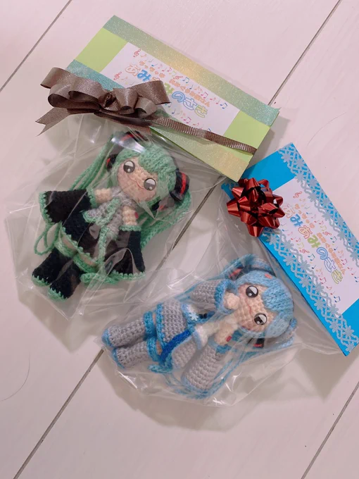 みのさき様( )から編みぐるみをいただきました! 当日2、3日に分かれてじゃんけん大会を致します無償です!本当にみのさき様に感謝です また当日の参加者まだ募集してますので興味のある方は私でも運営さんでもご連絡お願い致します!