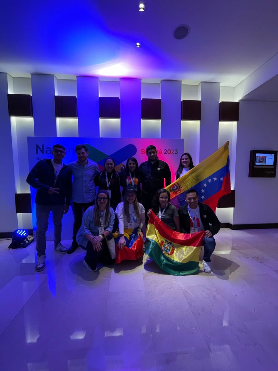 leslysandra's tweet image. Aprender y crecer juntos en comunidad 🤩🤩🤩 lo más bonito es reunirse y reencontrarse con gente linda en estos eventos: Google Community Summit @ Bogota, Colombia 🇨🇴 #googlefordevelopers #community #tech #colombia #womenintech
