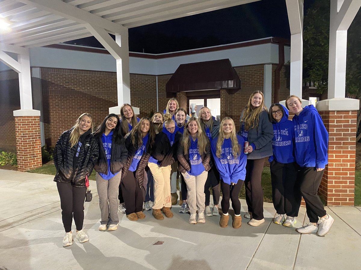 OconeeVB's tweet photo. Credit to the @oconeevb Warriors for coming out on this brisk morning to open doors for @ocpslittlechief! #TogetherEveryoneAchievesMore #weareone #MissionONE https://t.co/xw5gKGN3Oy