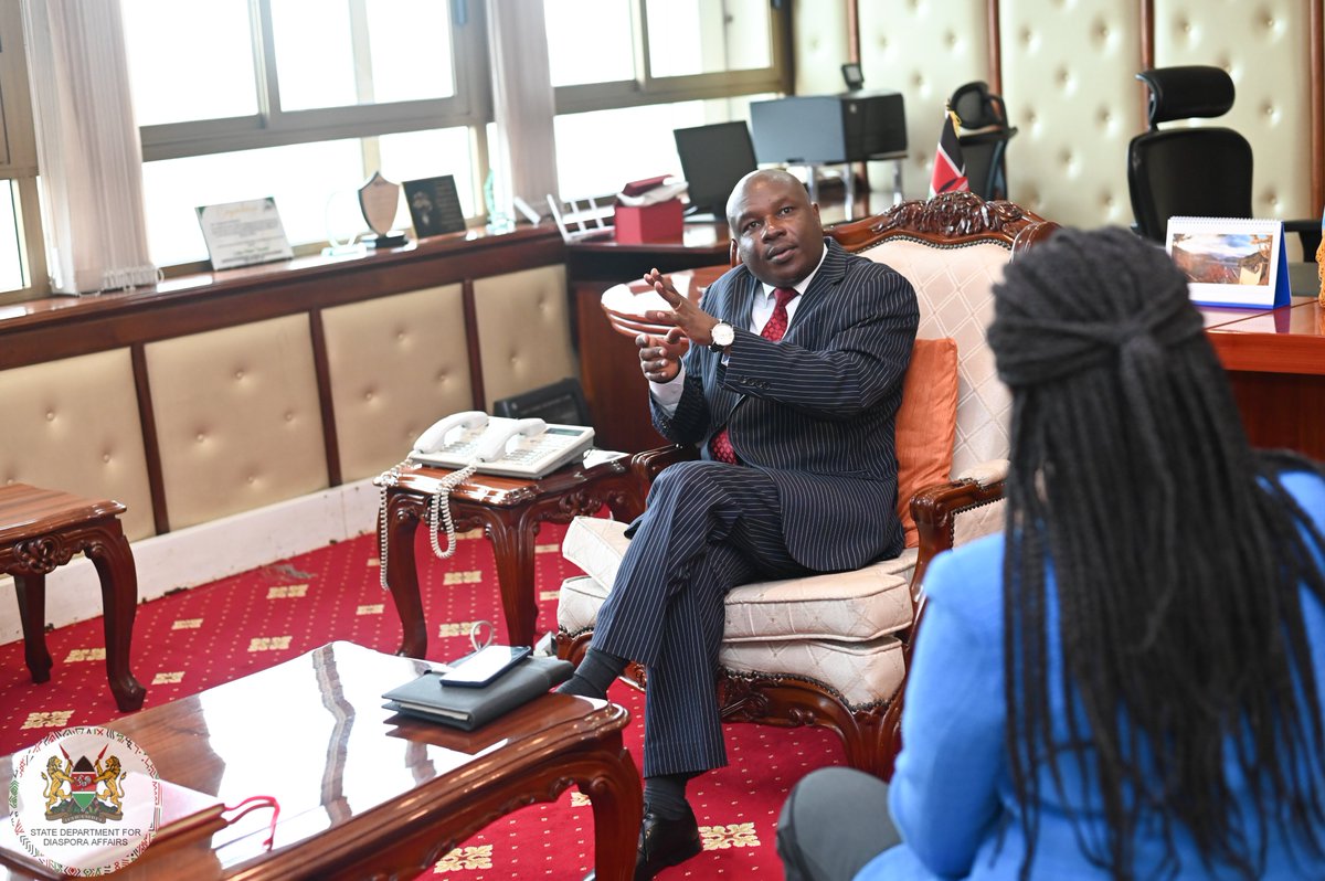 Diaspora_KE's tweet photo. The two PSs discussed labour migration issues, job opportunities for Kenyans in the Diaspora, as well as clearing the hurdles impeding labour mobility. #DeliveringAsOne #SDDA #Labour 2/2 https://t.co/MuVXn0yYe1