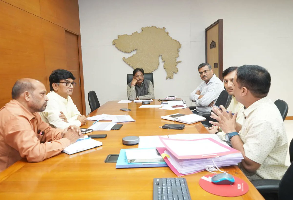 irushikeshpatel's tweet photo. Chaired a review meeting with the health department officials to discuss about PMJAY and other related matters. https://t.co/VCULcVYJfg