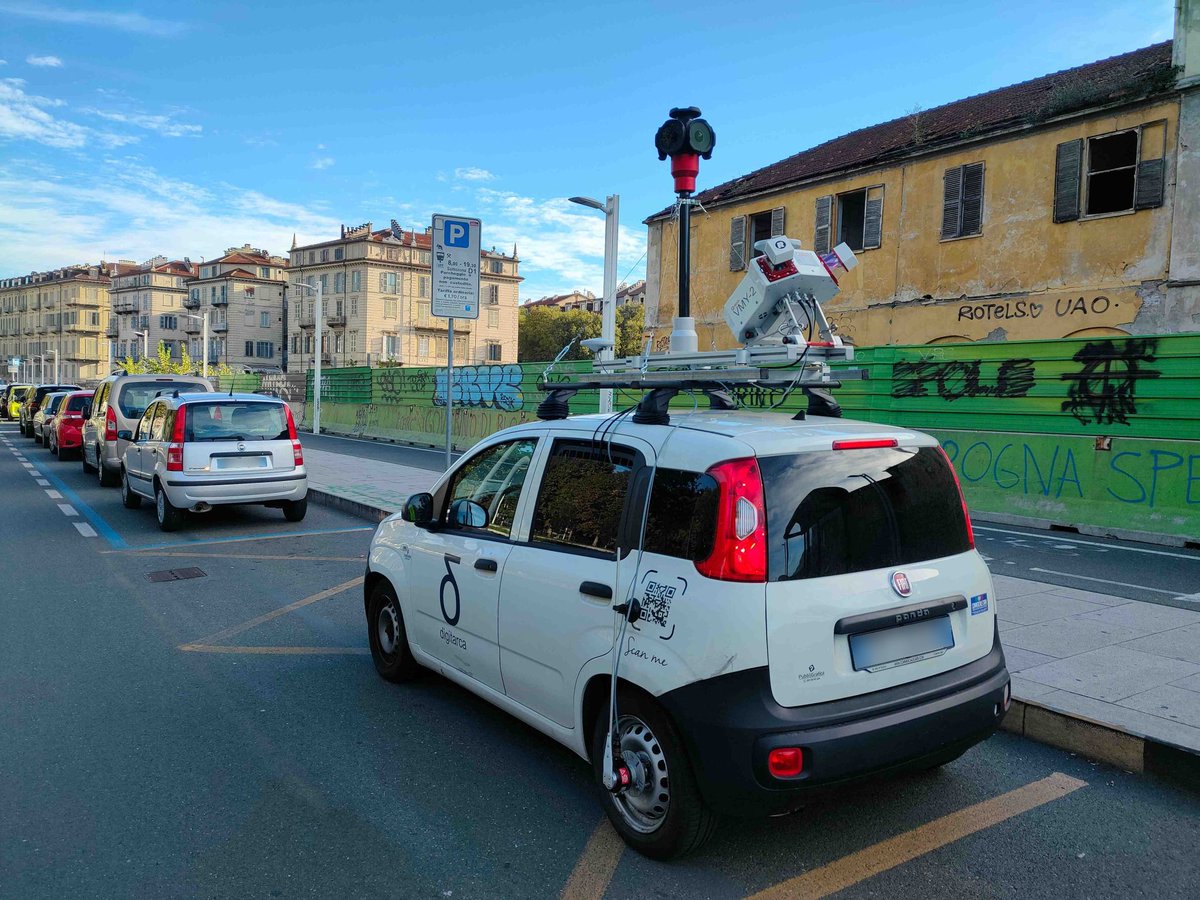 TorinoCityLab's tweet photo. 🚀 Le sperimentazioni #ToMove in @twitorino
per la #mobilitàintelligente hanno preso il via! Grazie ai rilievi di @DigitarcaLab e ad @intesasanpaolo , si sviluppano strumenti per la pianificazione della #mobilità smart e lo sviluppo di #digitaltwin.
📲https://t.co/sTJ33vlX4z https://t.co/dcM6GfyBsP