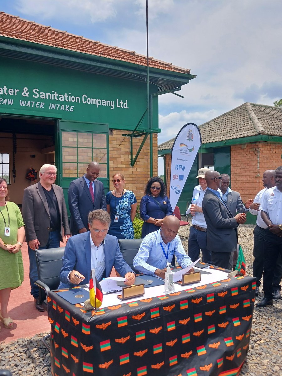 GermanyinZambia's tweet photo. Visit 1 : Water intake pump station measuring different levels of the Zambezi is being redesigned to support decisions regarding #WaterRessource management to increase resilience of #WaterSupply, power generation &amp; support livelihoods of small-scale farmers! 💧🩵 https://t.co/gOpTaNFGuR