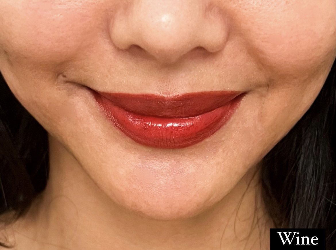 AldhiaWolf's tweet photo. nyobain Luxcrime Ultra Light Lip Stain
so far paling suka yg shade Rose Sand😍

formulanya enteng plus tahan lama

selalu gw bawa tiap hari kemanapun🤭 https://t.co/74vveYq6wv