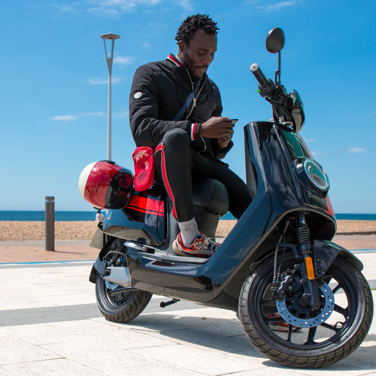 NiuHull's tweet photo. Take the scenic route, let your electric scooter carry the load.
📸 NIU
⚡️ NQi GTS
💻 https://t.co/PEwmnoZJ4L
#MakeLifeElectric #electric #scooter #moped #EV https://t.co/63trJxgIAQ