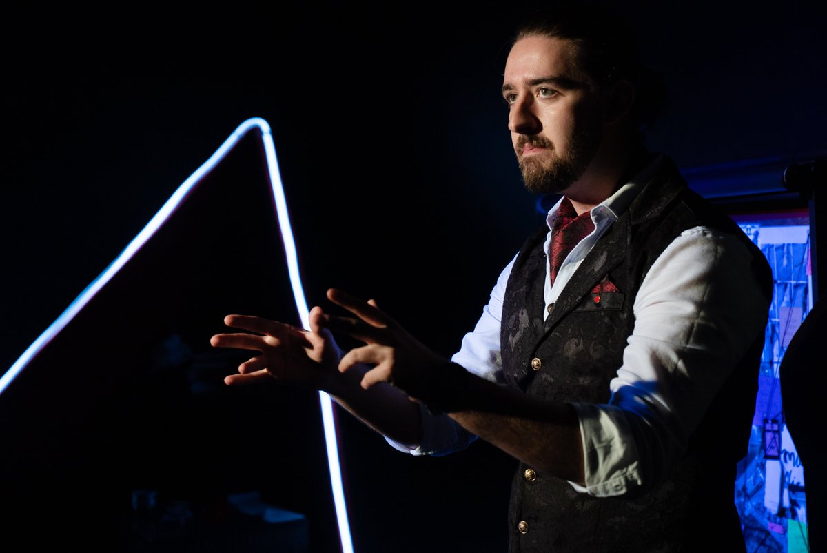 Gúna Nua Theatre tweet media