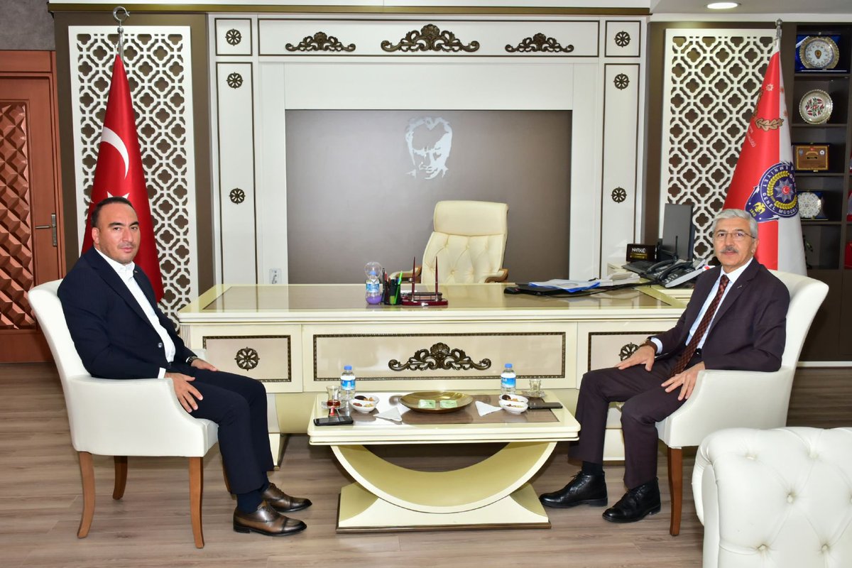 Cumhurbaşkanımız Sn. <a href="/RTErdogan/">Recep Tayyip Erdoğan</a>’ın imzasıyla yayımlanan Emniyet Müdürleri kararnamesi ile #Malatya İl Emniyet Müdürü olarak atanan Sn.Arif Çankal'ı makamında ziyaret ederek hayırlı olsun dileklerimizi ilettik.

Emniyet Müdürümüze nazik misafirperverliği için teşekkür ediyor,