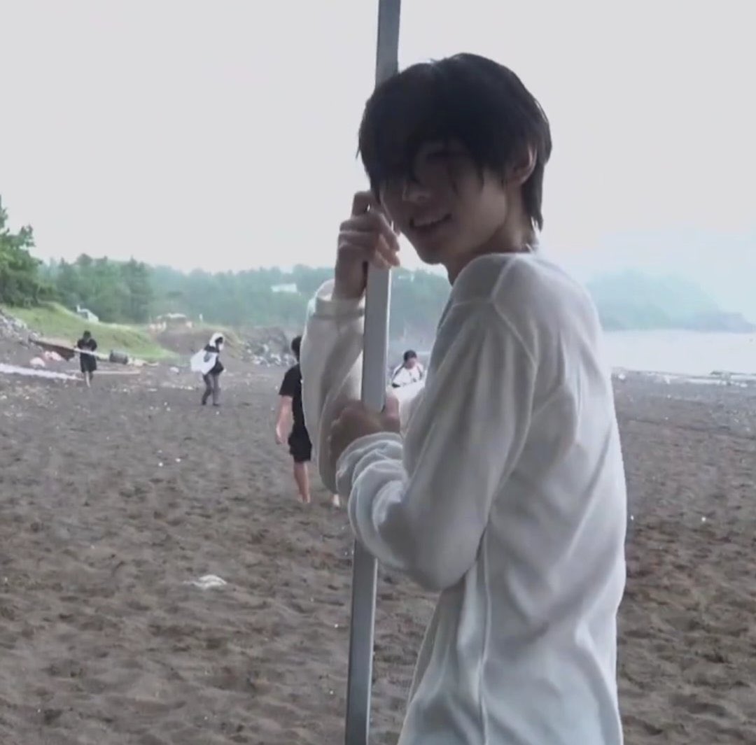 น้องซองฮุนตัวเล็กมากกกกก เอวจะเท่าเสาเต๊นท์ละㅠㅠㅠㅠㅠㅠㅠㅠㅠㅠㅠ