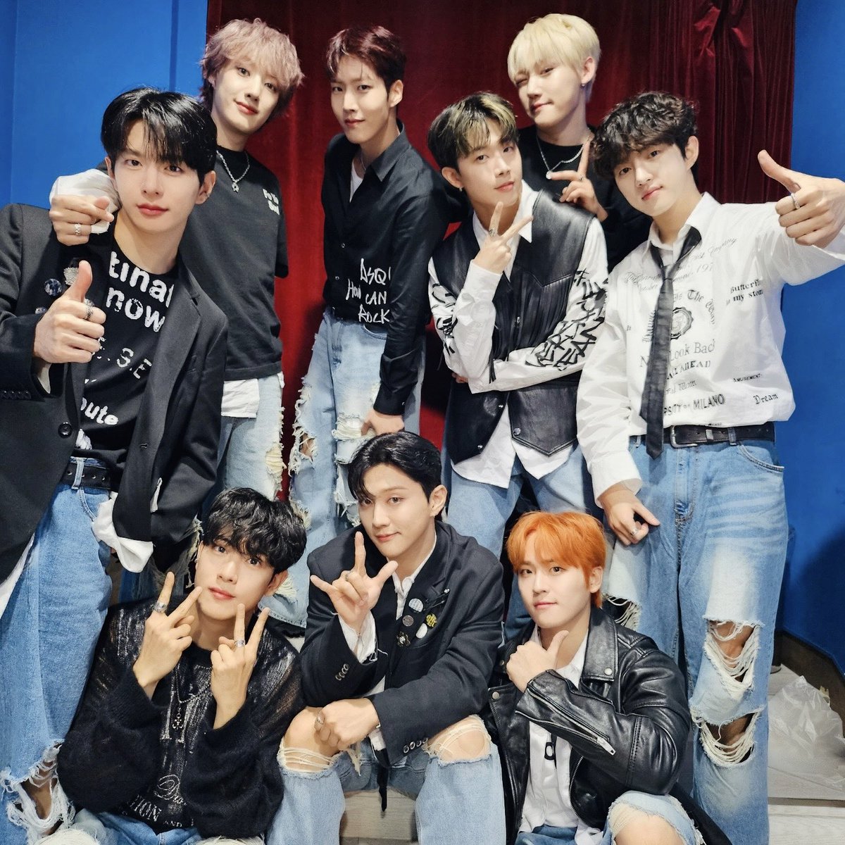GoldenChild's tweet photo. [📸] 231102 COMEBACK SHOWCASE

왔다 .ᐟ .ᐟ  골든차일드 컴백  .ᐟ .ᐟ
니스들과 행복하게 시작한 Feel me 🪄🤍

이번 활동도 잘 부탁해요  ♫͙◟̊₍ꃓ₎◞♫͙

#GoldenChild #골든차일드 #GNCD
#Feelme #Feel_GNCD https://t.co/T3qAHIdhym