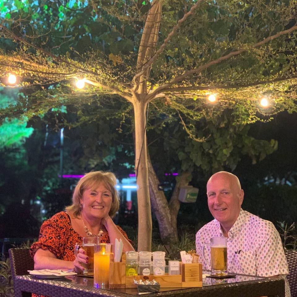 NaamAdventure's tweet photo. Welcome to OMG Beach Bar! Indulge in a culinary journey at Paradise 101 Langkawi! Treat yourself to a delightful blend of local and international cuisines and quench your thirst with our exclusive selection of alcoholic and non-alcoholic beverages. #Paradise101Langkawi https://t.co/pKEpVAC7md