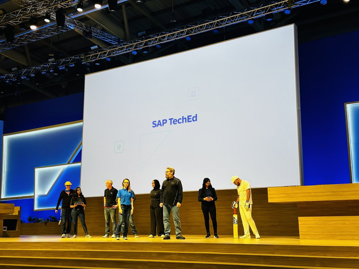 Developer keynote started by our SAP developer advocates team at #sapteched ! ✨ Lot’s of knowledge for developer community .

#sapcommunity #sapadvocates 
@thomas_jung @AarifRao @gangadharansind @anzieee @anirbaankc