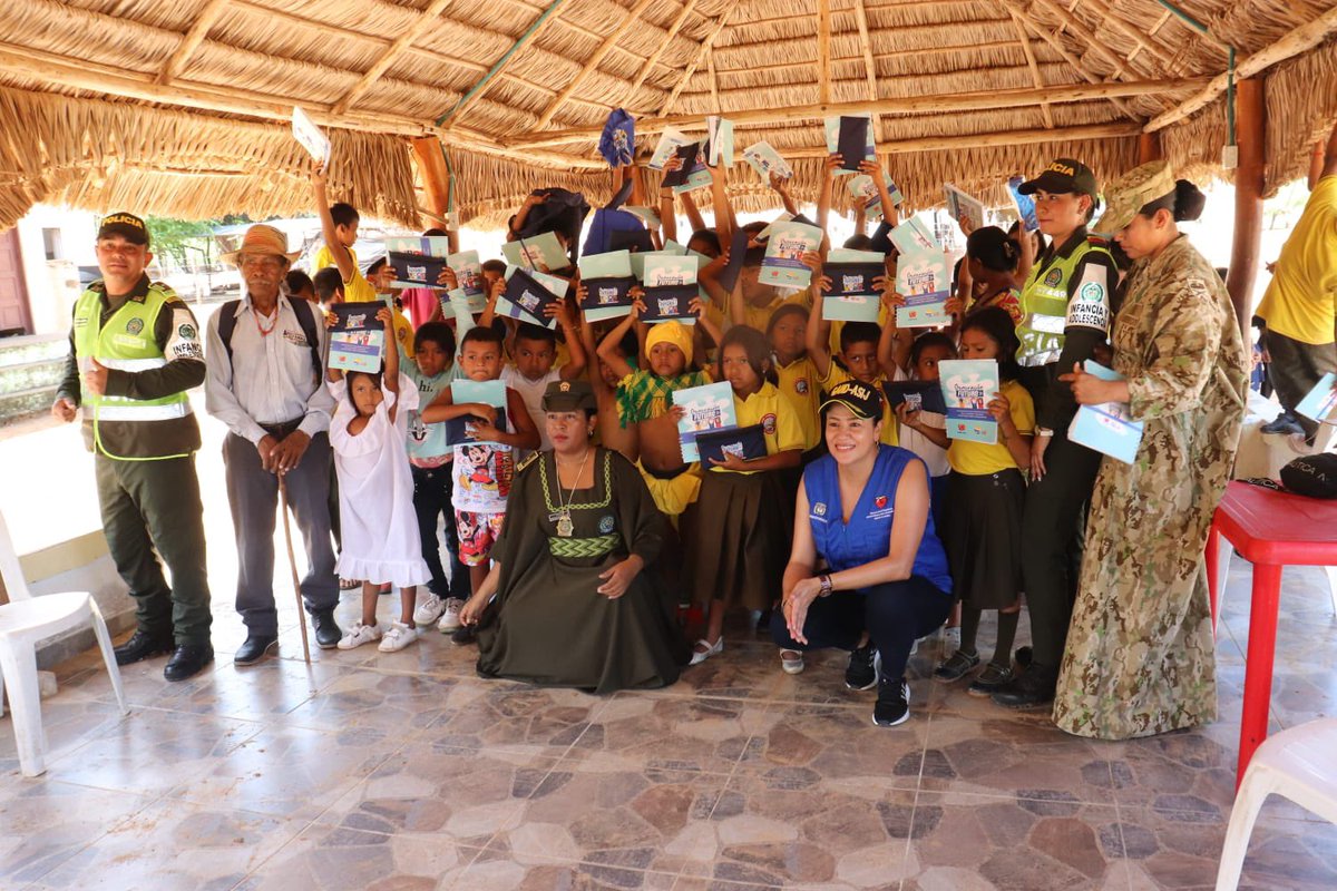 mindefensa's tweet photo. El #MinDefensa a través del #GAHD Grupo de Atención Humanitaria al Desmovilizado desarrolló talleres de prevención del reclutamiento ilícito para los niños, niñas y adolescentes de los municipios de Riohacha, Fonseca, Albania y Maicao, en el departamento de La Guajira. 

La protección a la vida es el propósito principal de la Política de Seguridad y Defensa del #GobiernoDelCambio. NO al reclutamiento ilícito, uso, utilización y violencia contra nuestros niños, niñas y adolescentes.