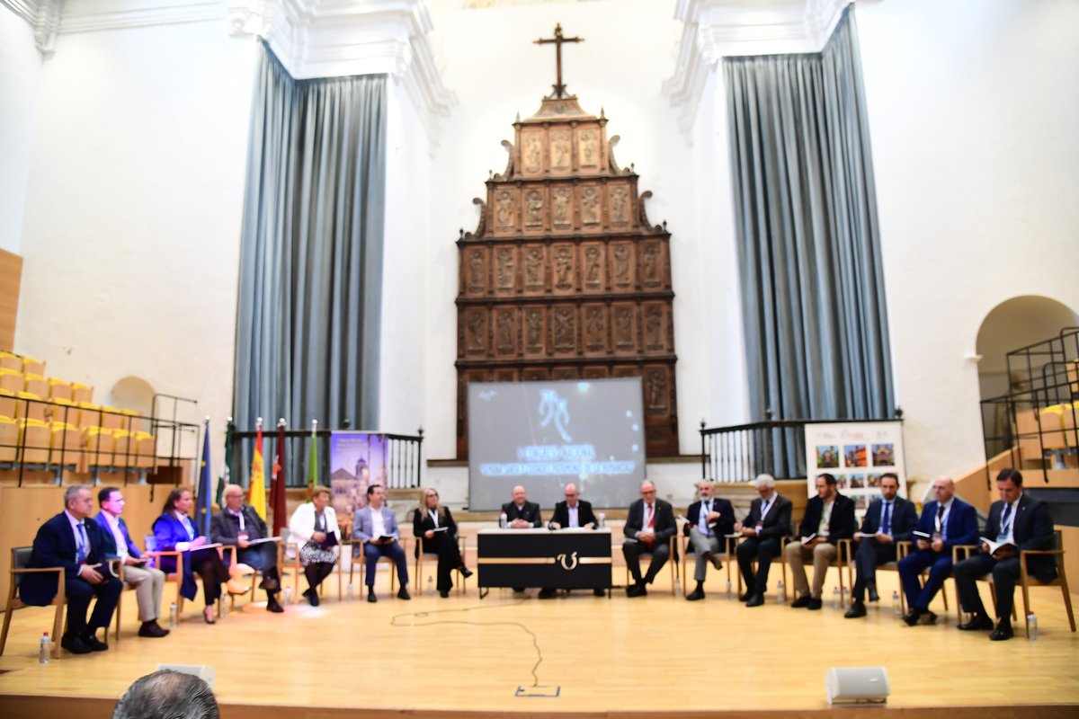 diocesisdejaen's tweet photo. Úbeda reúne a cofrades de las 15 Ciudades Patrimonio de la Humanidad de España
➡https://t.co/NN3Z10pPkC https://t.co/MedWrPLV2E