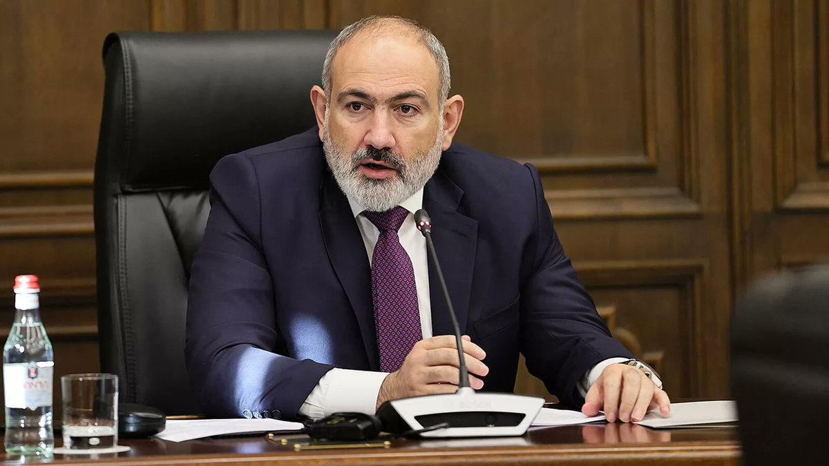 #Pashinyan: A division has been created in the National Security Service of #Armenia to monitor the safety of roads and other communications of regional and international significance. The decision was made within the framework of the 'Crossroads of Peace' initiative. 1/2