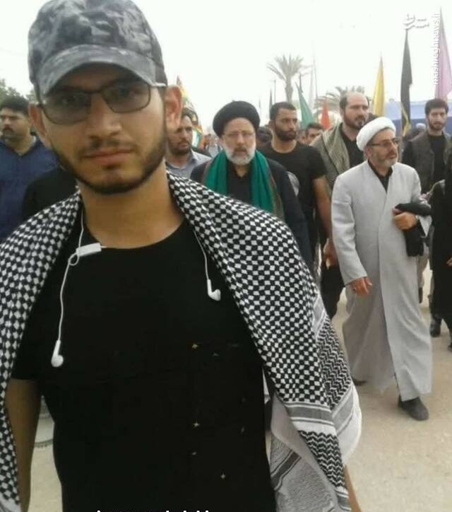sonofniche's tweet photo. ریدم به قبرت روح الله عجمیان https://t.co/vTUnwr479X