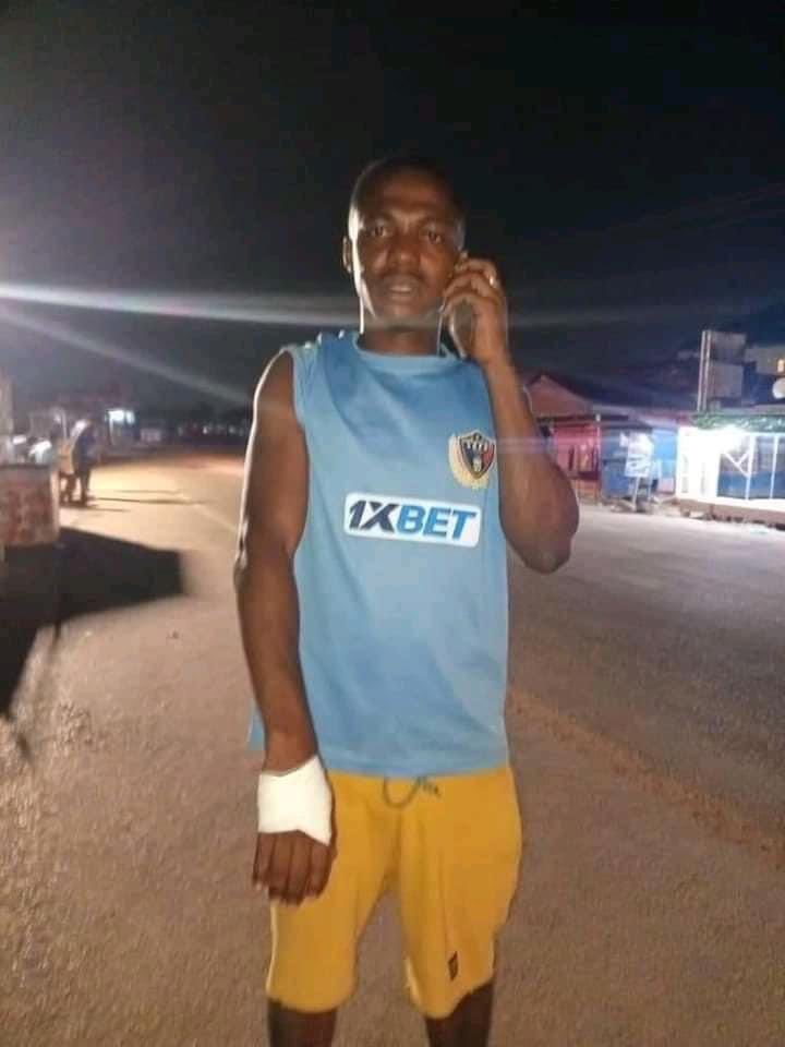 Sir_Benjaminn's tweet image. Legon Cities team bus attacked by armed robbers on Bibiani-Kumasi highway.
 #AdonkoNextLevel