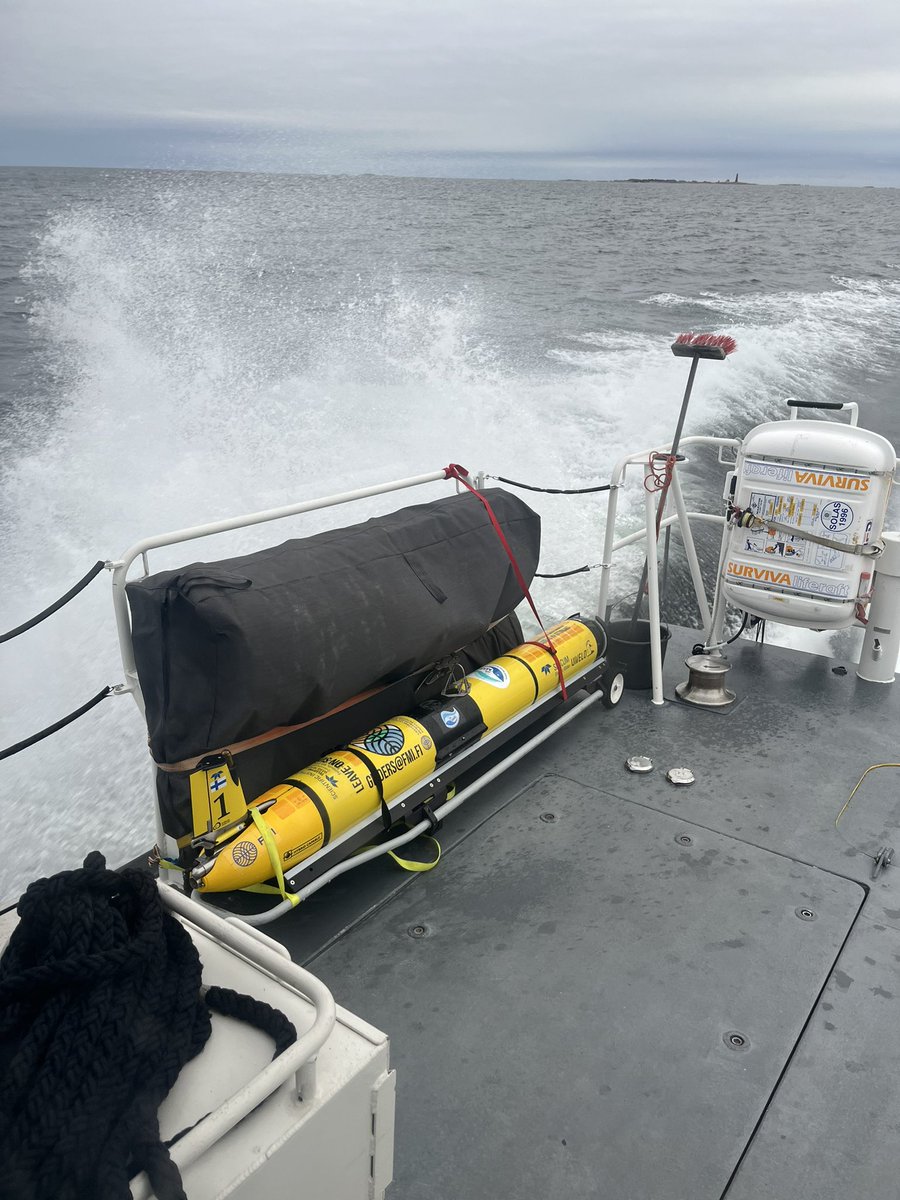 #Uivelo safely on its way back home after measuring 23 days in the Lågskär Deep. Only once we thought we had lost it. Many thanks for the Coastal Guard of kind help. @FMI_Marine @tuomi_laura @FINMARI1 @rajavartijat @visitaland @Groom2RI #WaterExchange #AlandSea #BalticSea