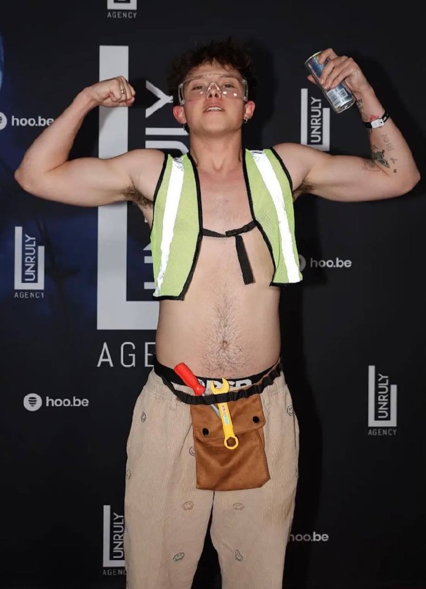 rageofthesystem's tweet photo. I think Jacob is definitely one of the biggest tease https://t.co/qWis9aDX1k