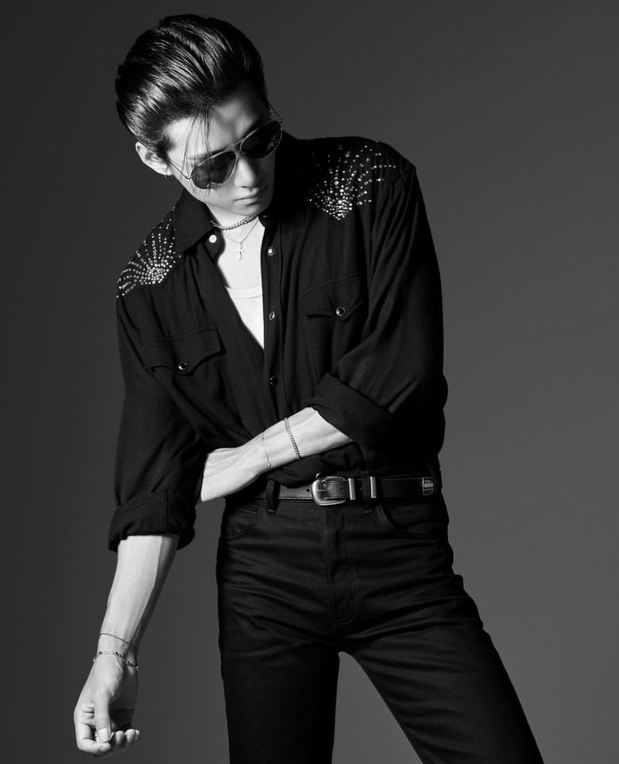 taeguide's tweet photo. V FOR CELINE https://t.co/kXch7UK9OS