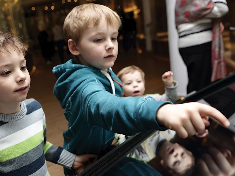 loxitltd's tweet image. Screen are everywhere, making invaluable contributions to our day, sharing information, teaching, directing, video conferences and more. Behind every screen sits a mount, and sometimes a lift or mobile trolley too.

#AVTweeps #AVTechnology #ScreenMounts #VideoConference #Screens