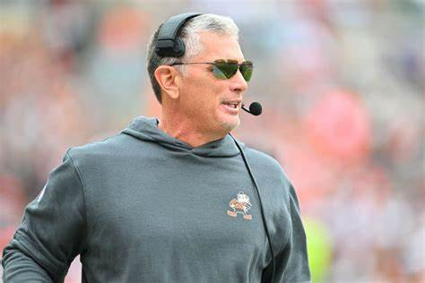 nflrums's tweet photo. Top 10 #NFL  Defenses in Yards Allowed 

#Browns- 1,820
#Cowboys - 2,012
#Ravens - 2,212 
#Panthers - 2,282 
#Chiefs - 2,302 
#Jets - 2,305
#Seahawks - 2,318 
#Texans - 2,348 
#Saints - 2,371 
#Falcons - 2,373 https://t.co/dcRCE8X6bk