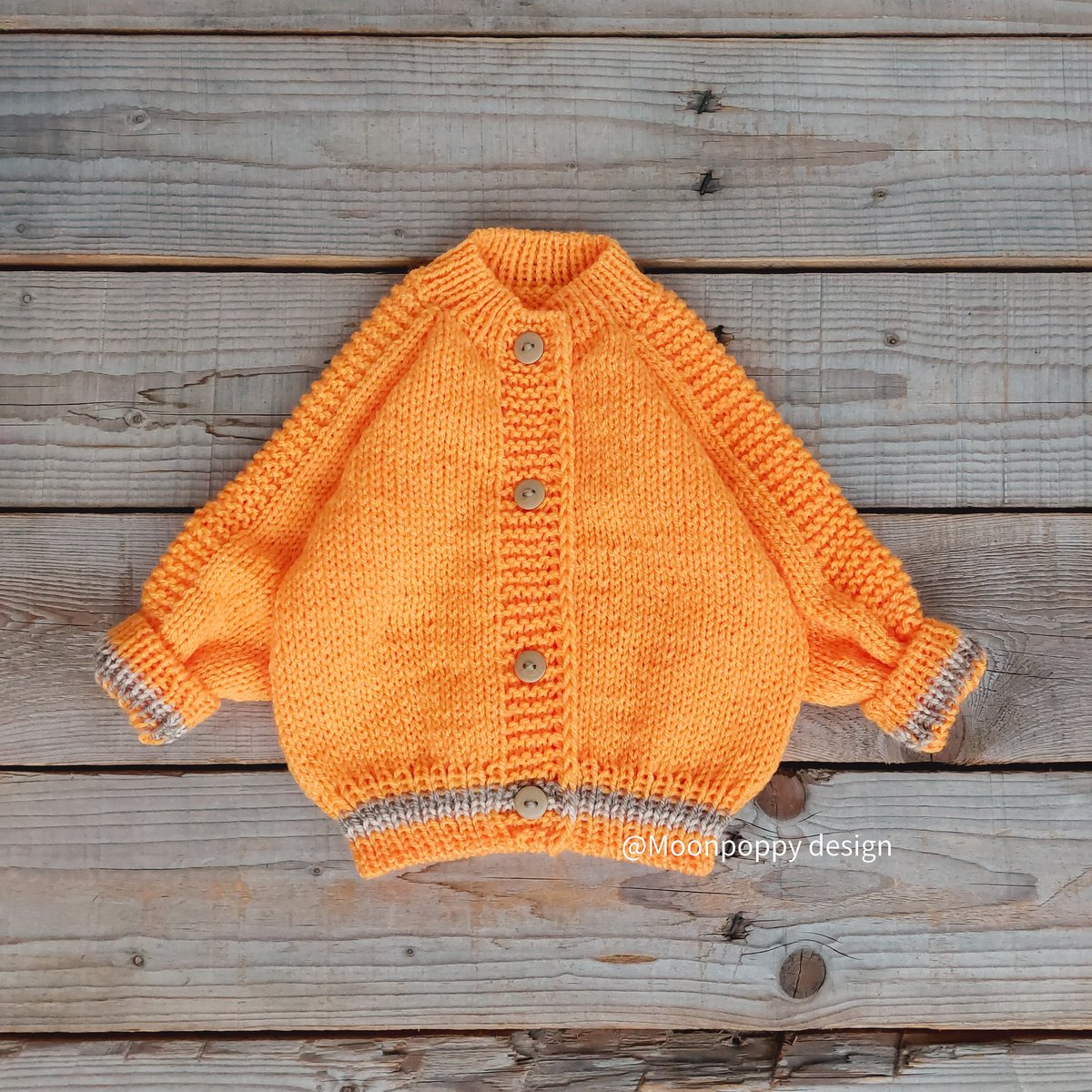 moonpoppydesign.etsy.com
#babycardigan #madeinIreland #handknitted #babyoutwear #AutumnVibes #autumncolours