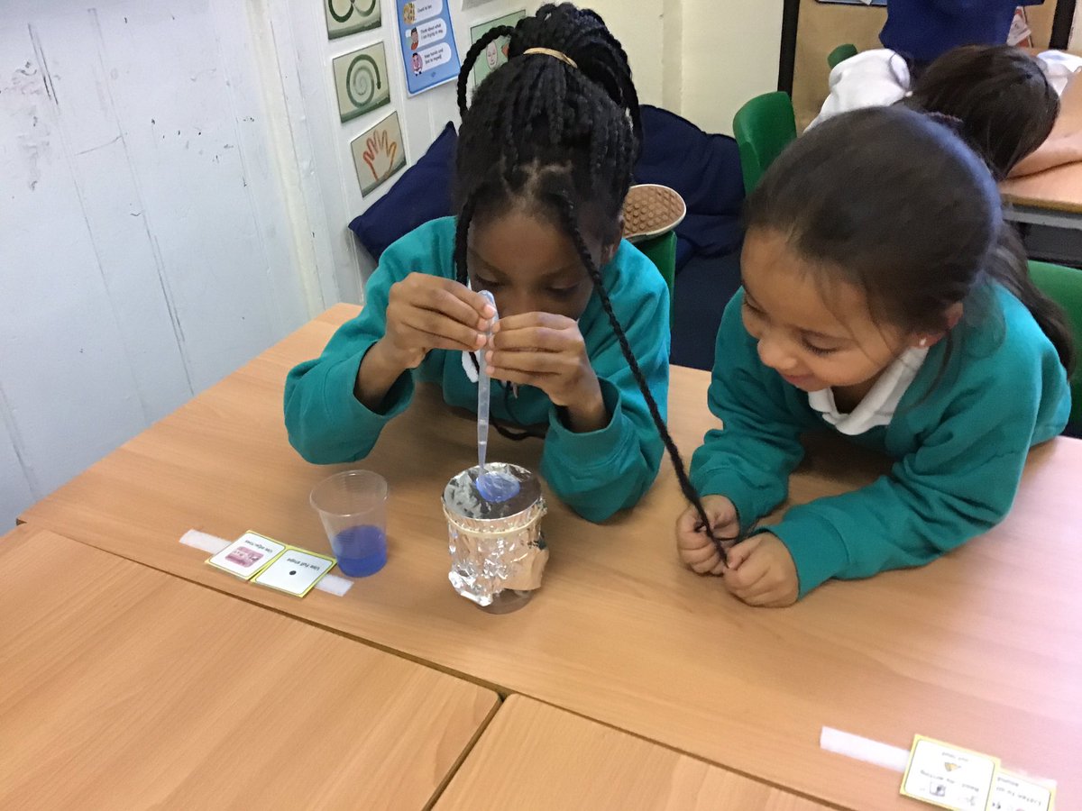 LarkHallPrimary's tweet photo. Year 2 did an experiment to test which materials were the most waterproof π§ We made a prediction and then we tested cling film, foil, paper and cotton fabric. Which one do you think was the most waterproof? So much curiosity! π΅οΈββοΈ π #lhblp #lhsteamweek #lhlondon #lhtower #lhpscd https://t.co/uQOT1TaAiH