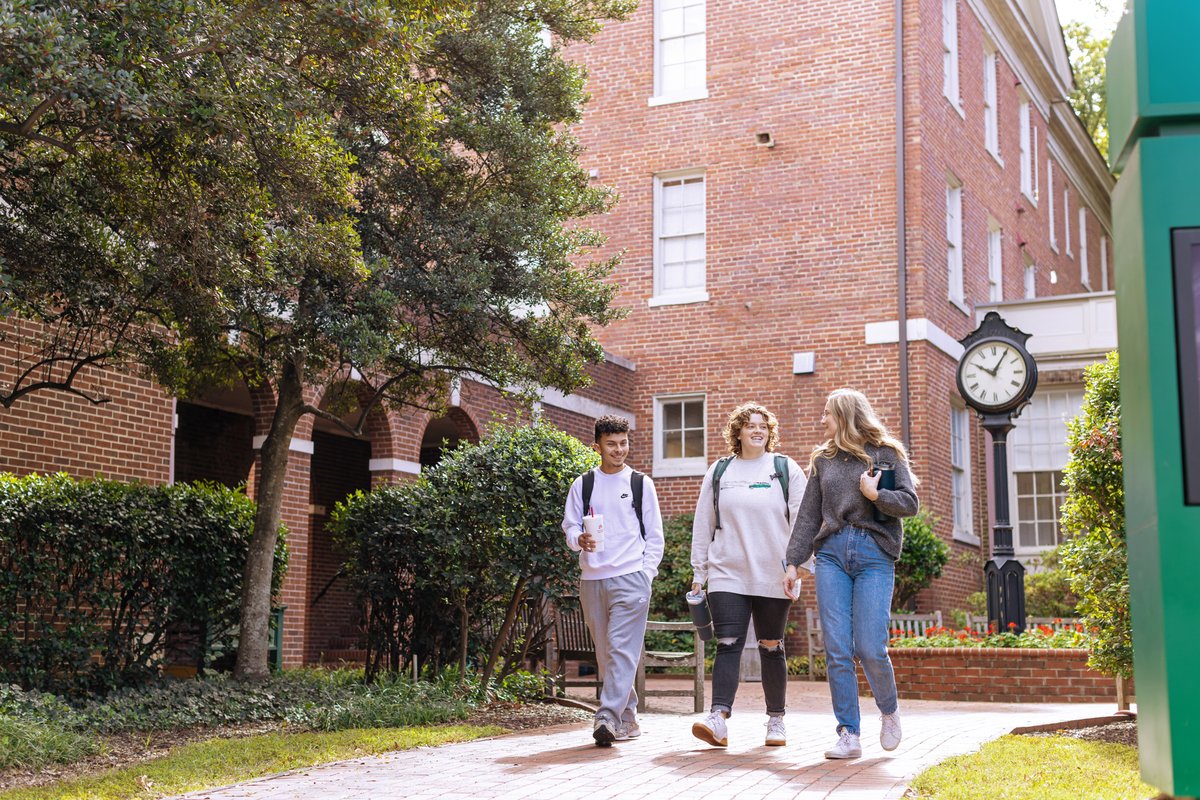WPeaceU's tweet photo. Thinking of making #WPeaceU your forever home? 🤔

Schedule your visit today to learn more about our academic programs, athletics, student life and discuss student involvement with our student ambassadors!

https://t.co/sXlpCyUxXQ https://t.co/9bIJhXv4oK