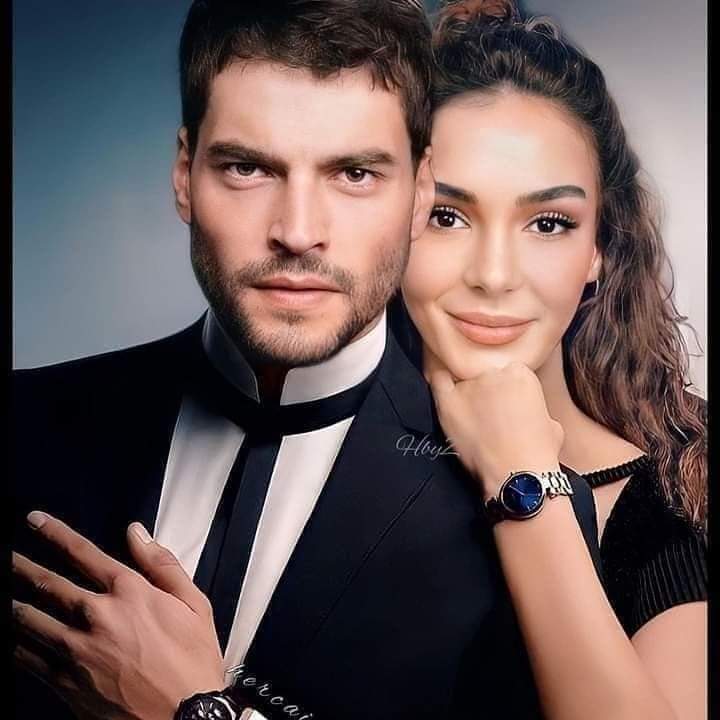 Un reconocimiento público a la familia de #AkinAkinözü Ozlem y Tamer han mantenido SILENCIO ante la barbarie hacia #EbruŞahin 
He dicho siempre que no me mueve el FANATISMO sino la VERDAD 
#Akru