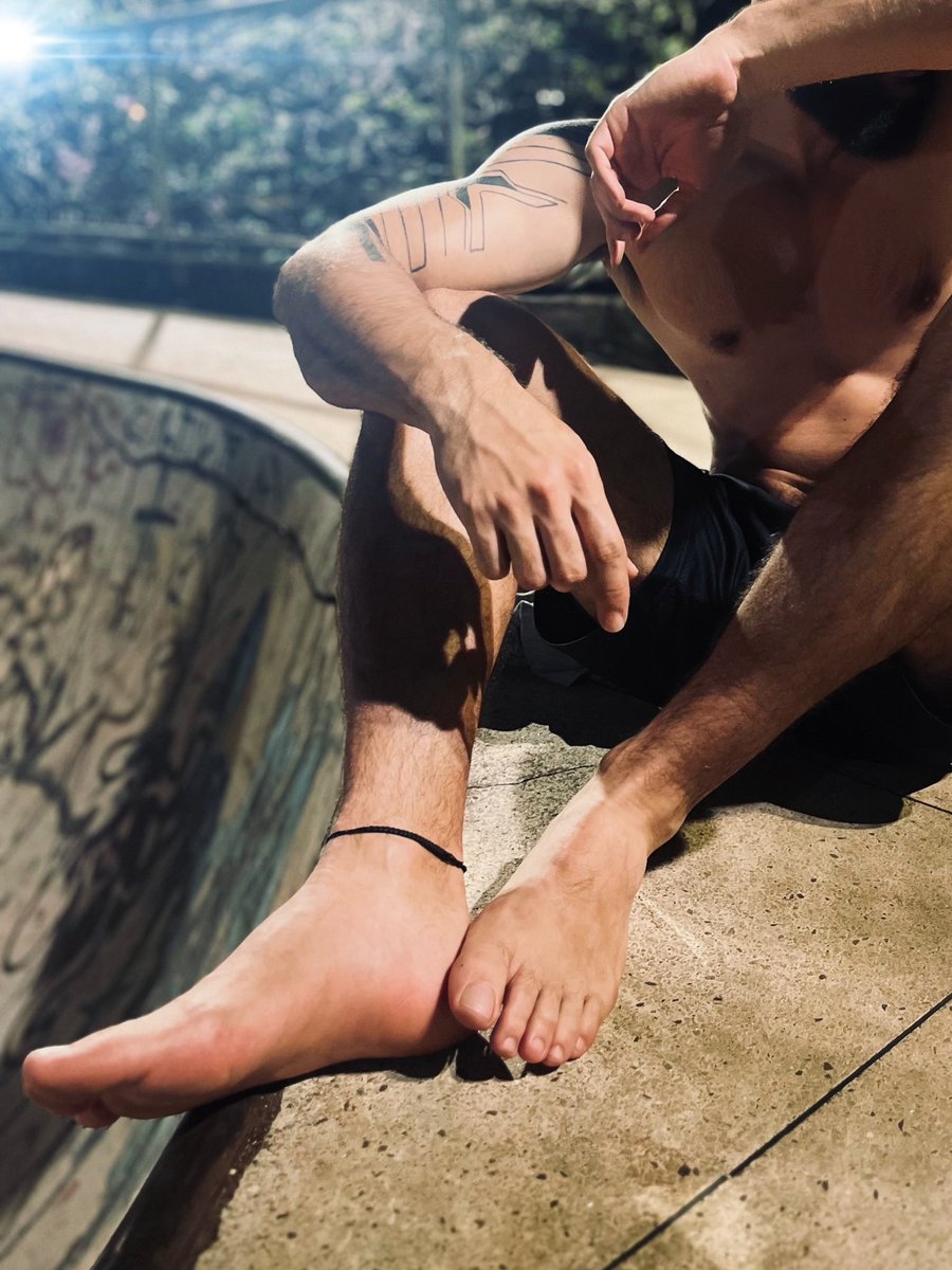 alphaoutfeet's tweet photo. With each step, there's a story. Feet are a realm of desires and journeys. 👣 #FootFetish #Desires #feet #strong #feetmodel #feetgram #photography #gay #boy #europe #pride #hypefeet #alpha #dom #domforsub #sub #manalpha #gaypride https://t.co/OIfG0AfxIf