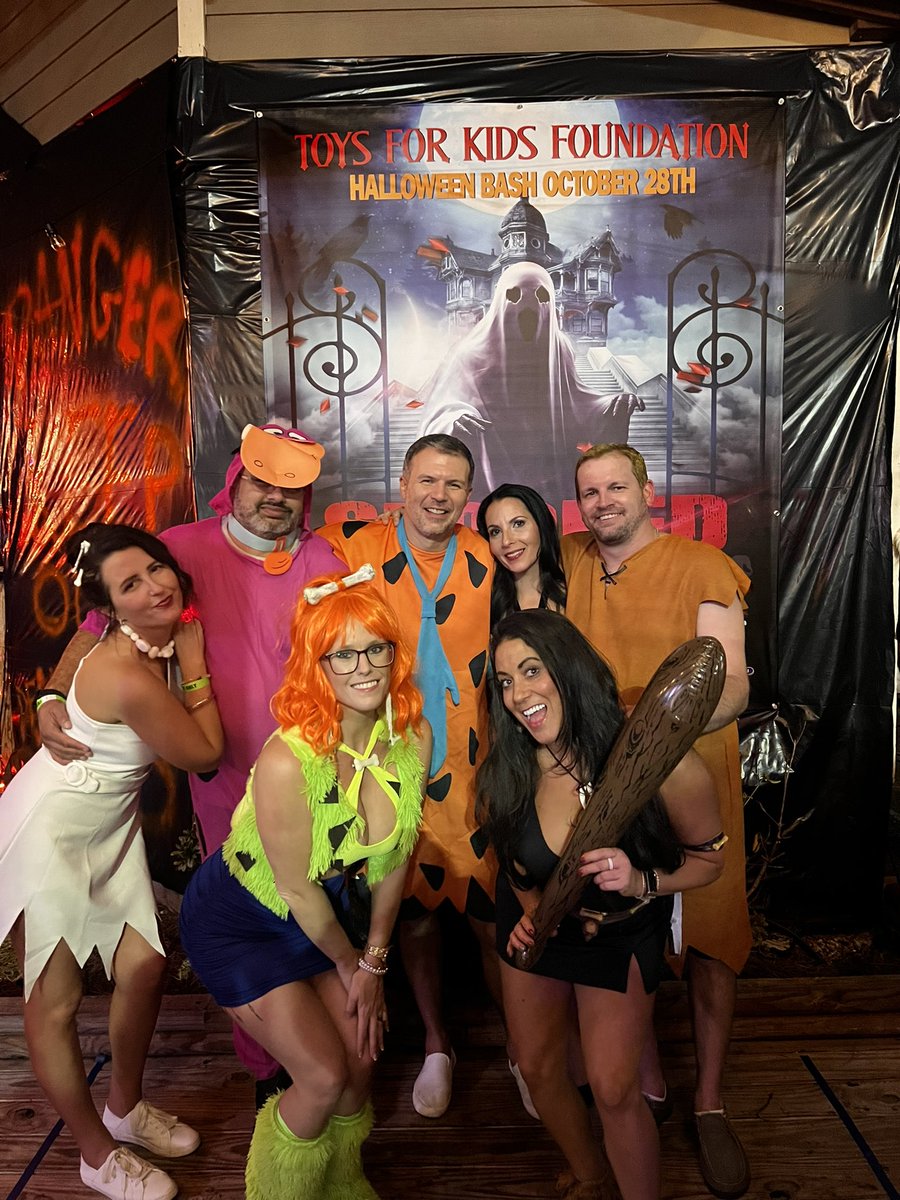 JillianSilcox's tweet photo. Weekend condo at the beach to celebrate my Coco’s birthday, TFK’s Halloween Party, &amp; Sunday Funday was a blast! #birthdaygirl #Halloween2023 https://t.co/4pIRM4Qlld