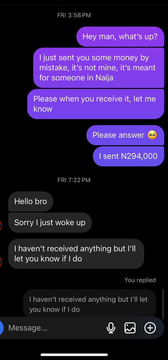 akanji_tomiwa's tweet photo. If them tell me sey person fit do me like this, I for no believe. 

From the chat, you can tell I didn’t believe him but I just didn’t want to take a chance with that amount of money. https://t.co/YYO1Q6DCGi