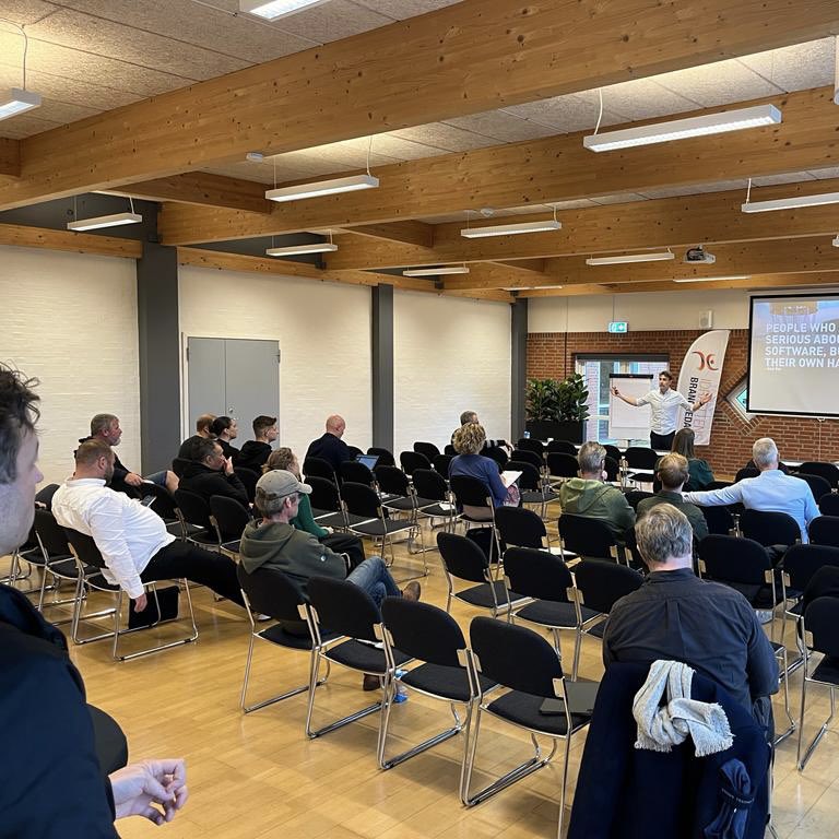 Athletic_Skills's tweet photo. π©π°π Thank you @HenrikHBrandt for inviting the #ASM and @Recr_Syst_Int to share our experience with educating and designing the #Fundamental10! in NL.
Now weβre ready for the first #DesignedbyASM in Denmarkπ #PLAYCE #SkillsGarden https://t.co/SXwyzAo8eZ